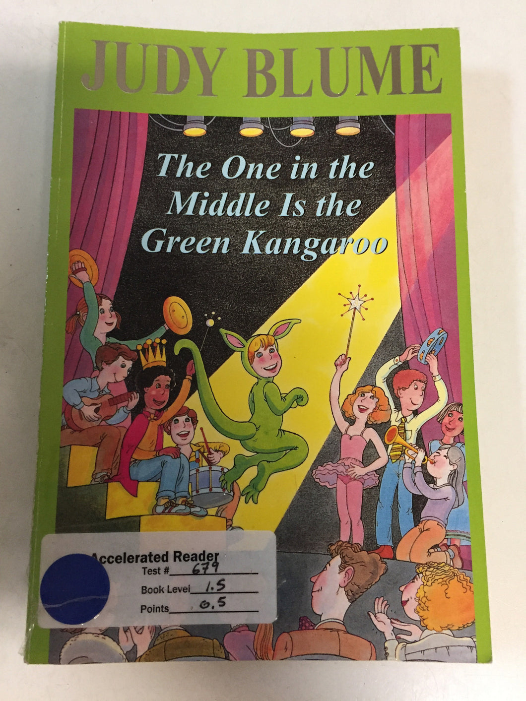 The One in the Middle Is the Green Kangaroo - Slickcatbooks