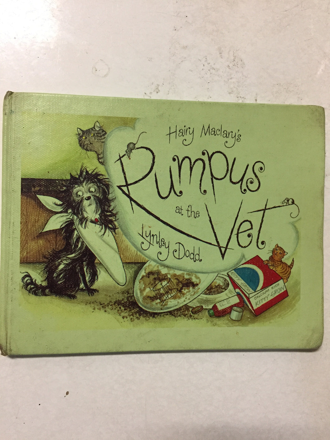 Hairy Maclary's Rumpus at the Vet - Slickcatbooks